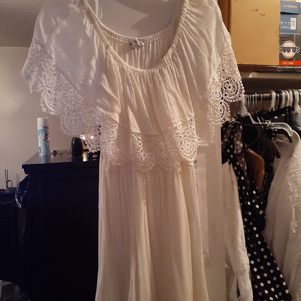 Short off white dress